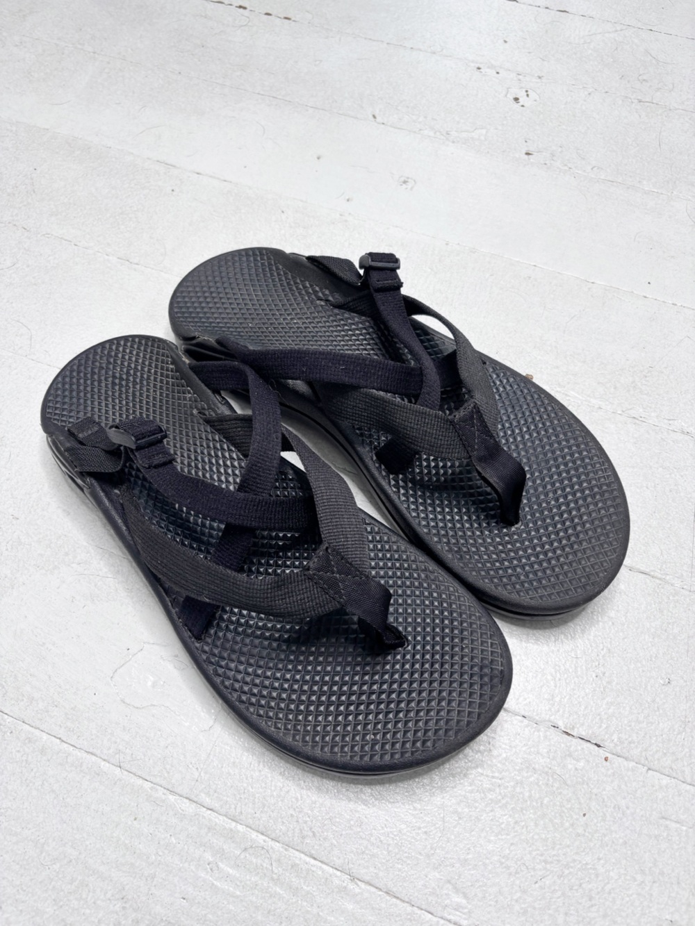 Chaco Black Hipthong Adjustable Sandals Size 9